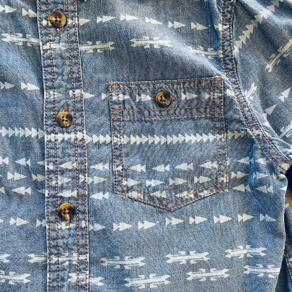 Chambray Long-Sleeved Button-Down Shirt Boy size 5T Southwest Arrowhead Print - Picture 4 of 9